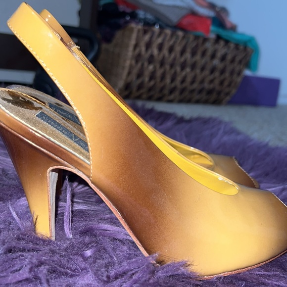 Vince Camaro Patent Ombré Slingback Heels - Picture 4 of 6